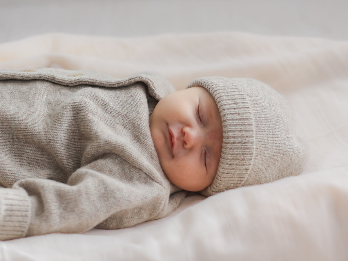 Knit hat - Taupe 100% Wool (cashmere feel)